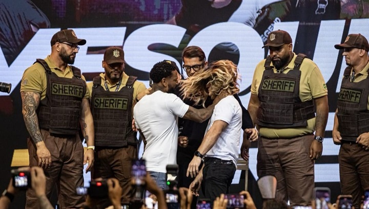 Nego do Borel quase chegou às vias de fato com Luiz Mesquita em coletiva de imprensa para o Fight Music Show 5 (Foto: Divulgação/FMS/@jhonyfotoesportiva)