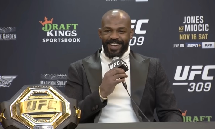 Jon Jones abre o jogo e revela o que o convenceria a lutar contra Tom Aspinall; saiba mais