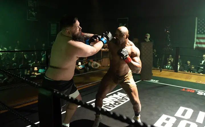 Ex-UFC, Yoel Romero aplica belo nocaute na estreia de evento de ‘Boxe sujo’ nos EUA; assista