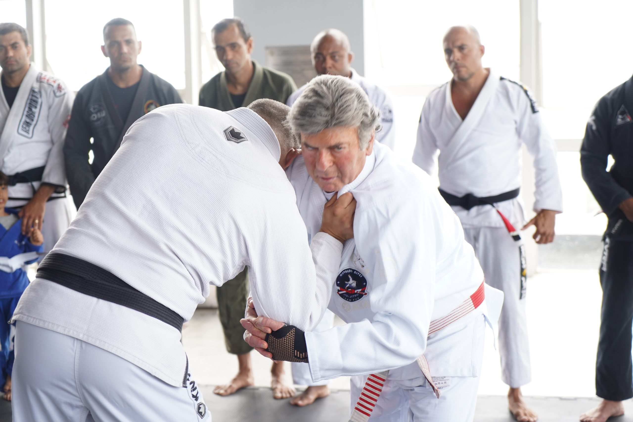 Jiu-Jitsu: ministro Luiz Fux ministra seminário para policiais do BOPE e jovens da Maré