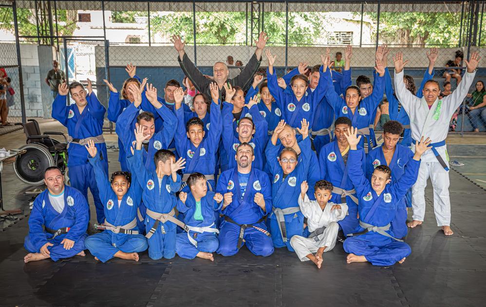 Alunos de Jiu-Jitsu adaptado de Itaguaí participam de cerimônia de graduação: ‘Inclusão’