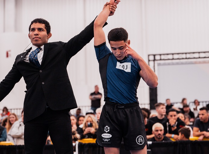 Jovem é pupilo dos irmãos Mendes na Art of Jiu-Jitsu (Foto divulgação)