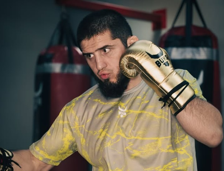 Sonnen vê ‘sinal de covardia’ em atitude de Makhachev e afirma: ‘Ele subiu com uma condição’
