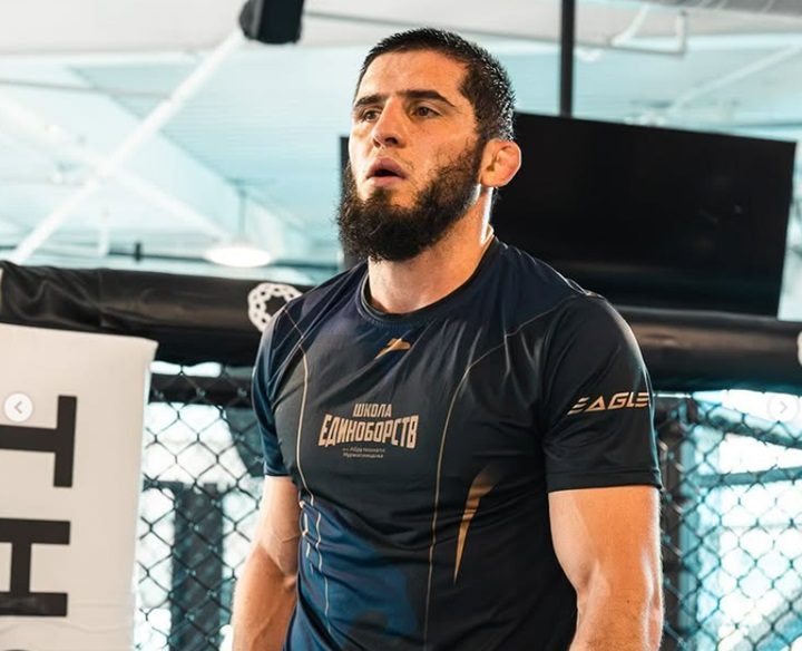 Primo de Khabib surpreende e expõe plano de Makhachev para sequência no UFC; saiba mais