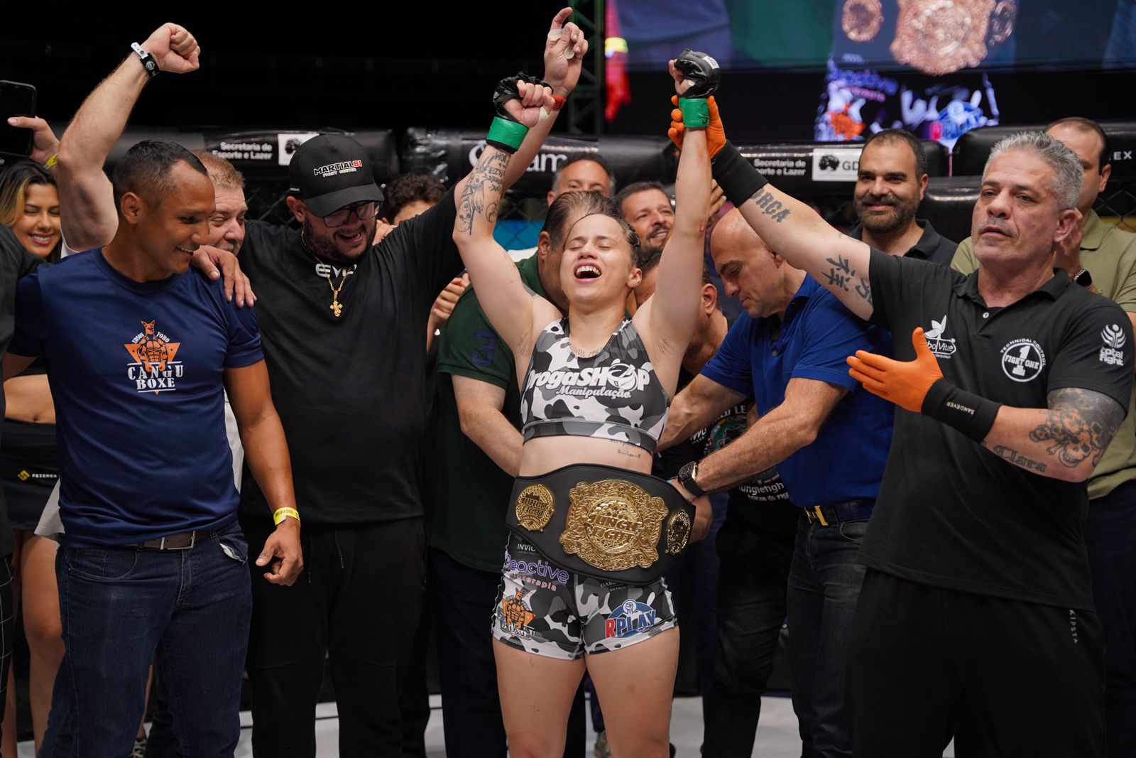 Jungle Fight 135: Carol Foro e Wagner Reis conquistam cinturões em noite brasileira