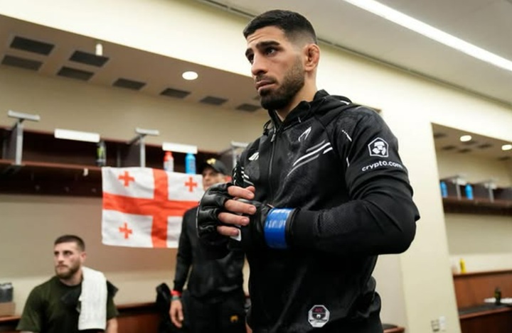 Superluta com Makhachev e mais! Topuria revela plano ousado visando feito inédito no UFC; veja