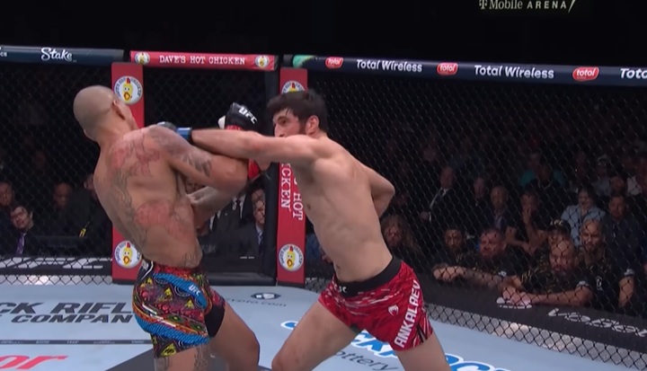 Único algoz de Ankalaev no MMA aponta o que Poatan deveria ter feito na luta: ‘Era inevitável’