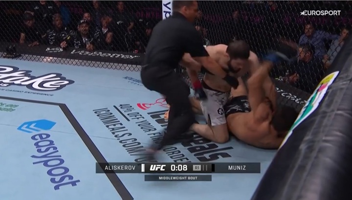UFC Kansas City: Sergipano começa bem, mas sofre duro nocaute para russo; veja como foi