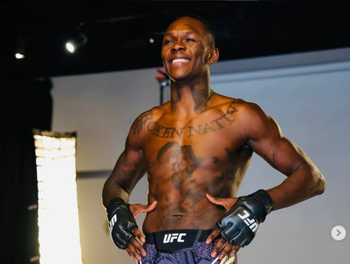 Adesanya surpreende e revela quanto ganhou de bolsa em sua estreia no UFC; veja e opine