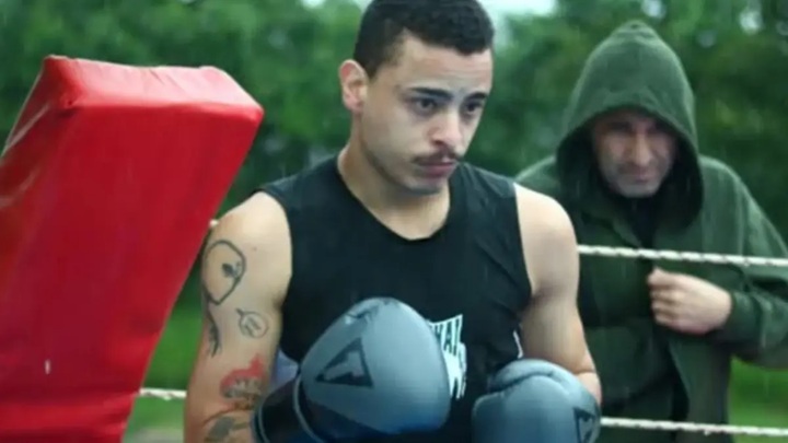 Aos 28 anos, lutador de Boxe morre após sofrer nocaute em torneio no Paraná; saiba mais