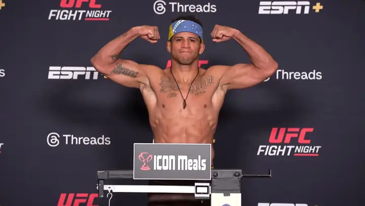 Esquadrão Brasileiro confirmado no UFC Vegas 106? Veja como foi a pesagem desta sexta-feira (16)
