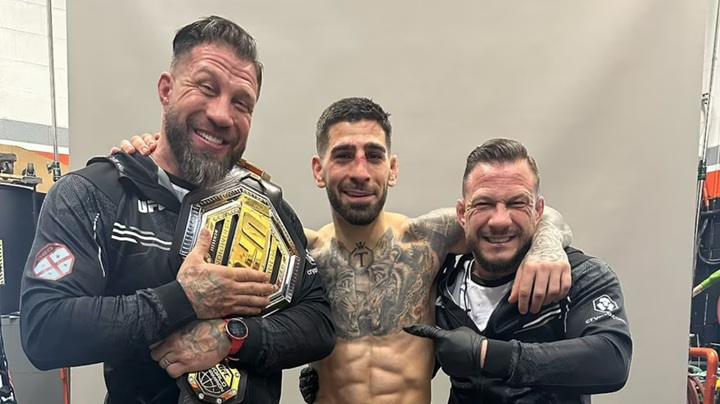 Vai atrapalhar? Topuria encerra longa parceria com treinadores antes de luta contra Charles no UFC