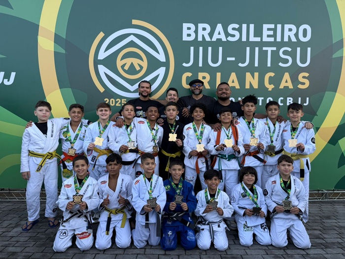 White House Jiu-Jitsu School encerra Brasileiro Crianças 2025 entre as dez melhores equipes do país