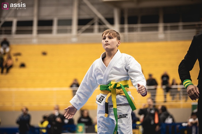 Campeão brasileiro, Pietro Baseggio exalta luta entre prospectos contra Marat: ‘Quem ganhou foi o público’