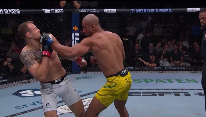 No card preliminar do UFC 317, Gregory Robocop nocauteou Jack Hermansson ainda no primeiro round (Foto: Reprodução/UFC)