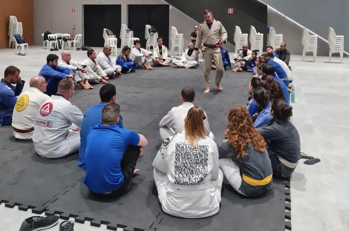Pastor faixa-preta destaca benefícios do Jiu-Jitsu para jovens: ‘Porta de transformação’