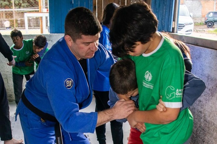 Faixa-preta de Jiu-Jitsu destaca trabalho como professor, conta superações e exalta o esporte; veja