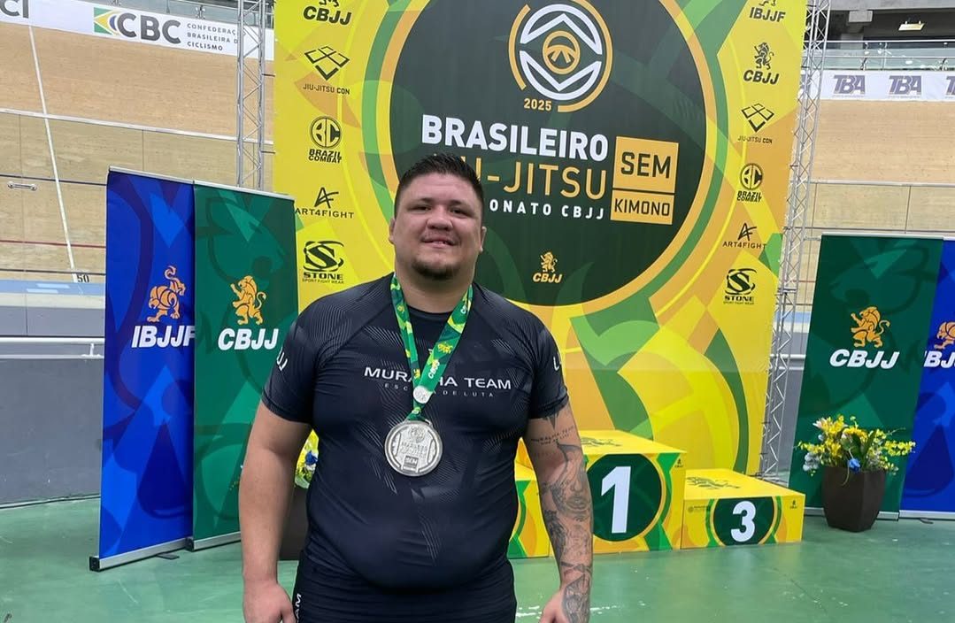 Faixa-preta de Jiu-Jitsu volta a competir no Brasileiro No-Gi após grave lesão e sobe ao pódio