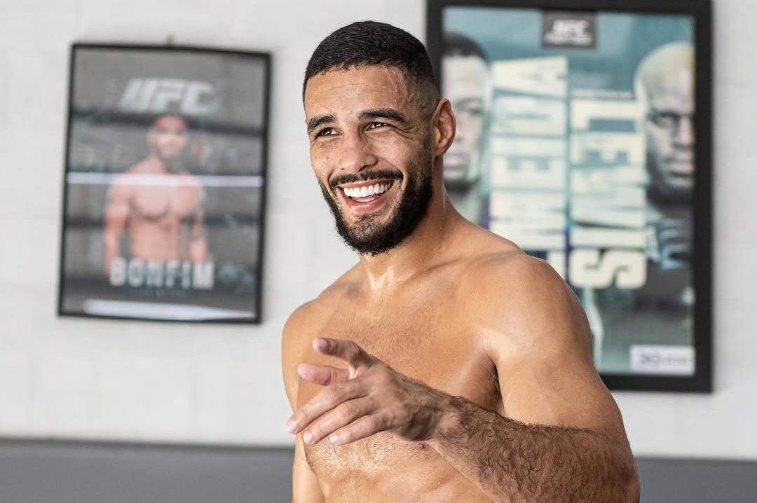 Embalado, brasileiro quer lutar no UFC Rio, mira Colby Covington e provoca: ‘Bateria muito nele’