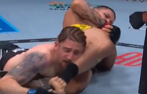 Chama os Vingadores! Em ação no UFC 318, Brunno Hulk aplica finalização de cinema; assista