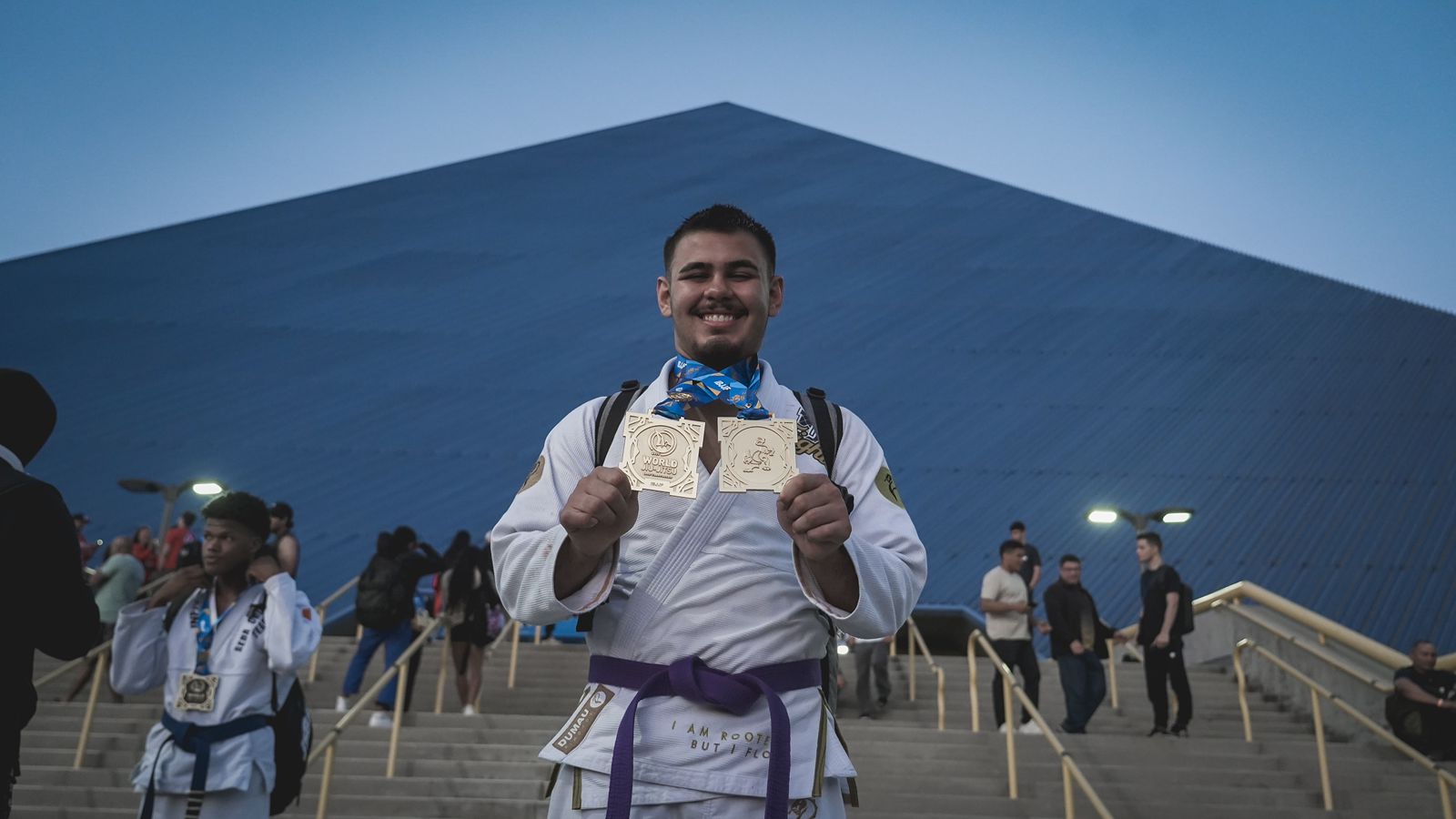 Fenômeno do Jiu-Jitsu conquista dez ouros no Japão em apenas um fim de semana; veja