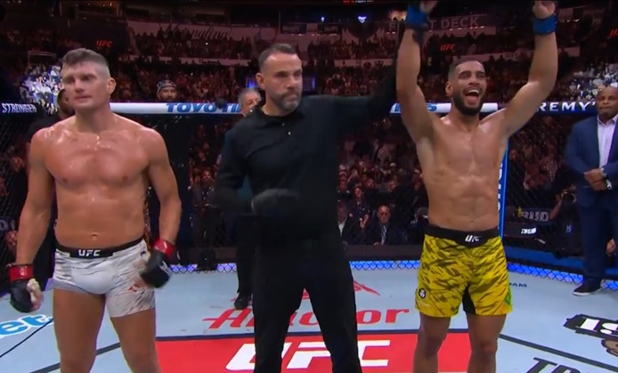 UFC Nashville: Lewis nocauteia Tallison Teixeira na luta principal e quatro brasileiros vencem no card 1 Gabriel Marretinha derrotou Stephen Thompson por decisão dividida no UFC Nashville (Foto: Reprodução)