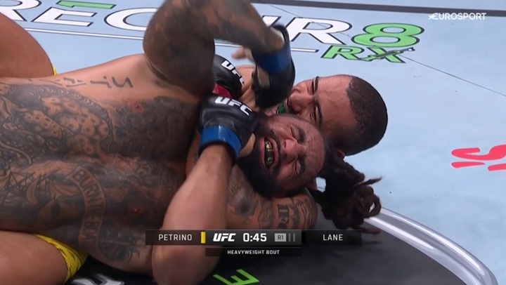 UFC Nashville: em estreia nos pesados, Vitor Petrino finaliza ainda no primeiro round; assista